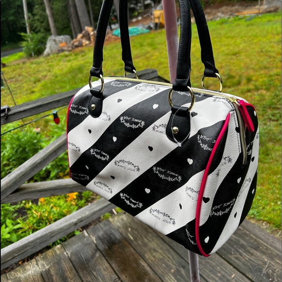 Betsey Johnson Black and white satchel - Picture 4 of 10